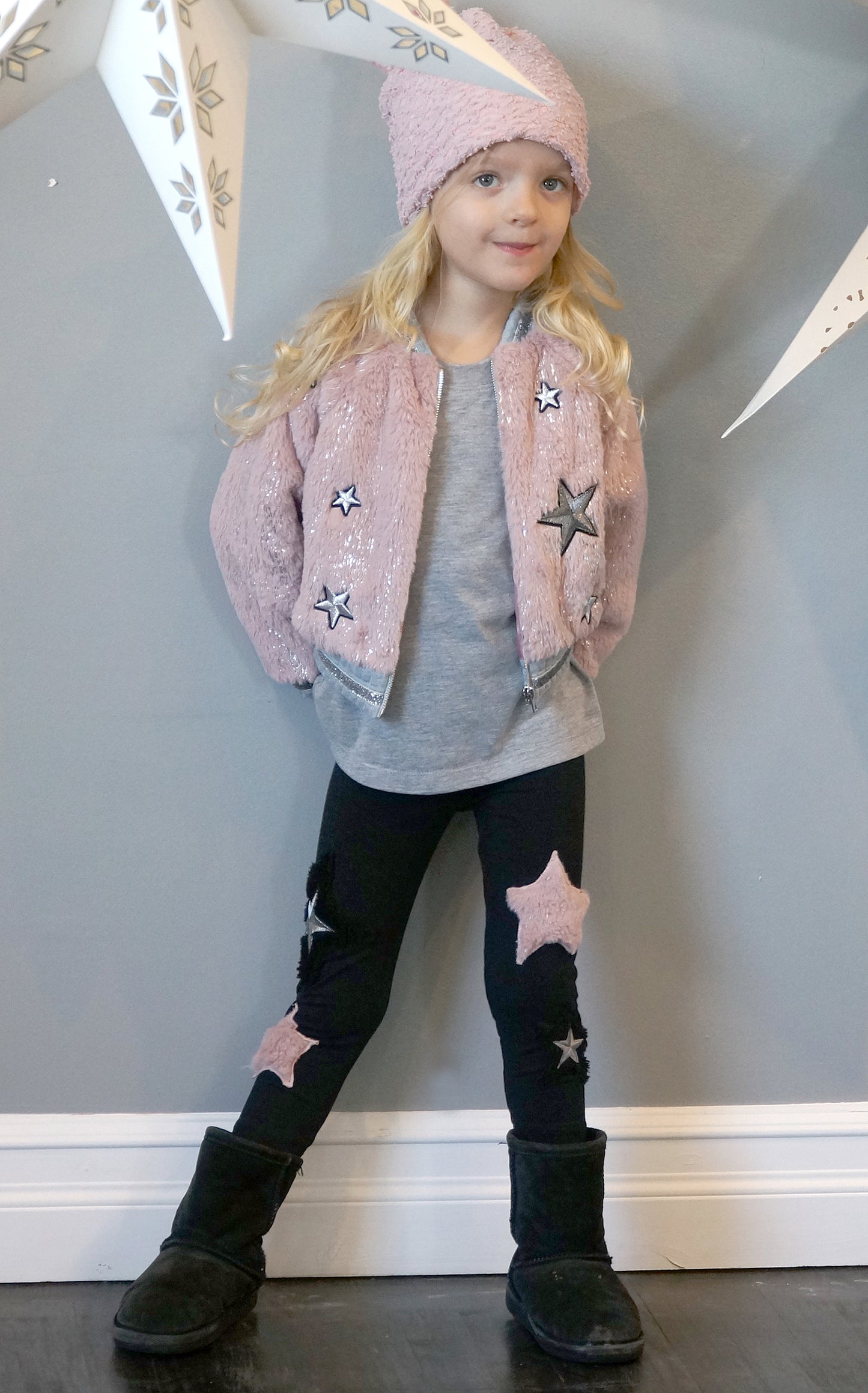 LEGGINGS WITH FAUX FUR STARS AND PATCH DETAIL