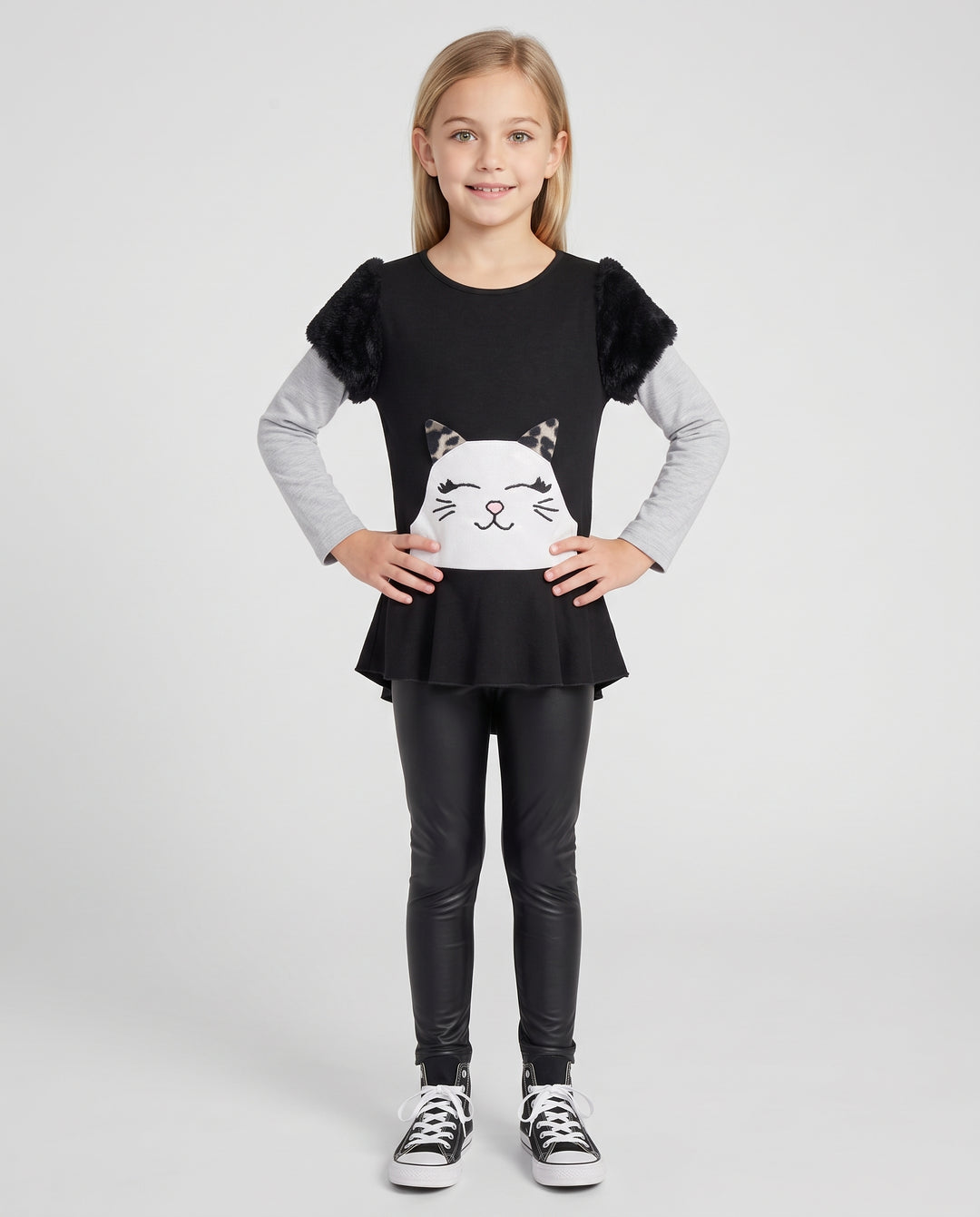 TUNIC WITH GRAY SLEEVES AND WHITE SMILING CAT WITH CLOSED EYES