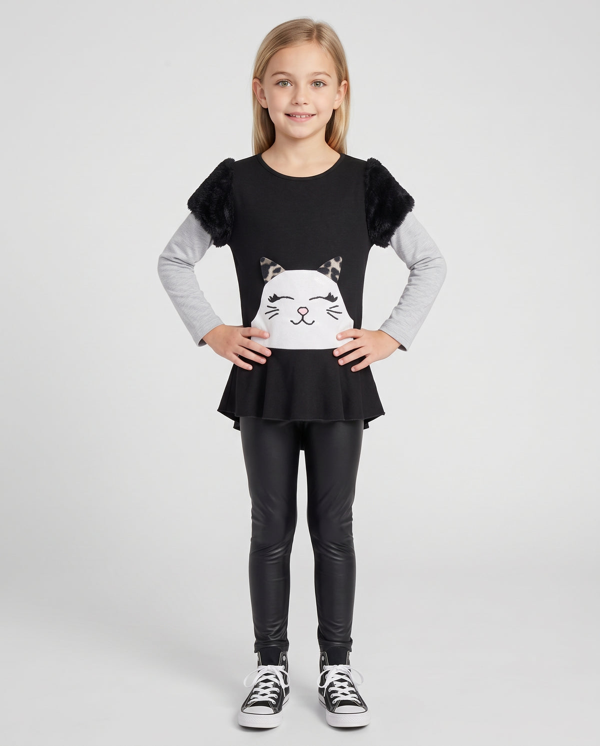 TUNIC WITH GRAY SLEEVES AND WHITE SMILING CAT WITH CLOSED EYES