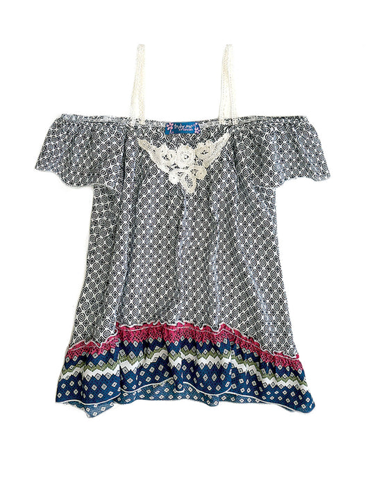 OFF SHOULDER TOP WITH APPLIQUE